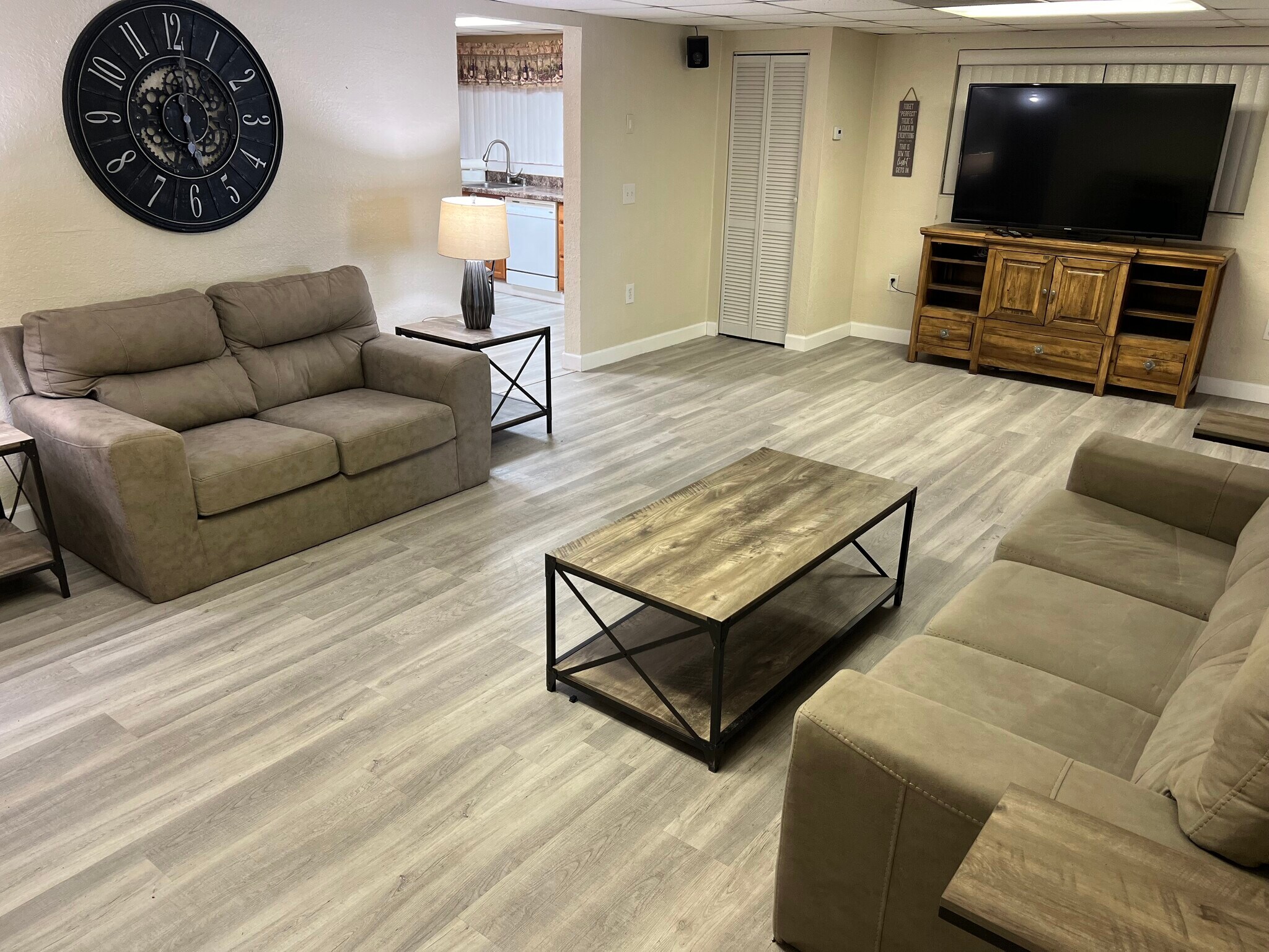 Living Room - 15848 Lake Iola Rd