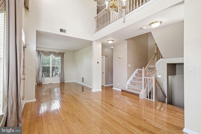 Building Photo - 445 Tuvira Ln