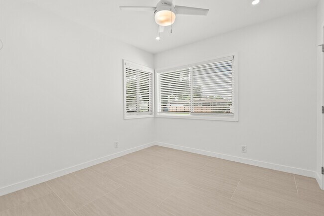 Building Photo - 10144 Gaviota Ave