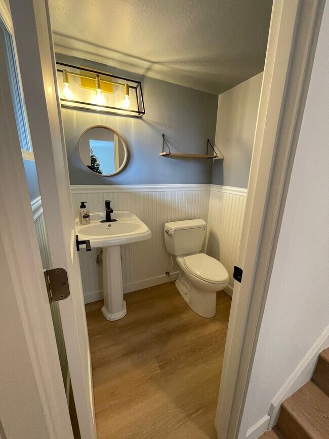 Building Photo - 13540 NE 190th Pl