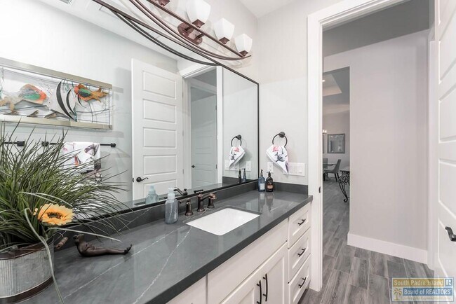 Building Photo - 86 Torrey Pines Dr