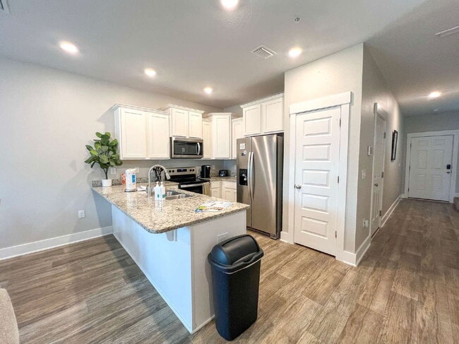 Building Photo - 1508 Farragut Way