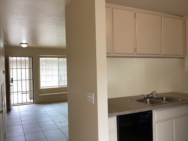 Building Photo - Remodeled!