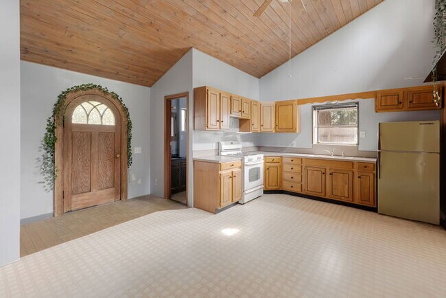 Building Photo - FOUR BEDROOM CHARMER WITH ADU IN CASTLE ROCK