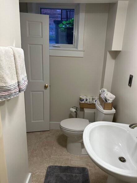 Bathroom - 2137 R St NW