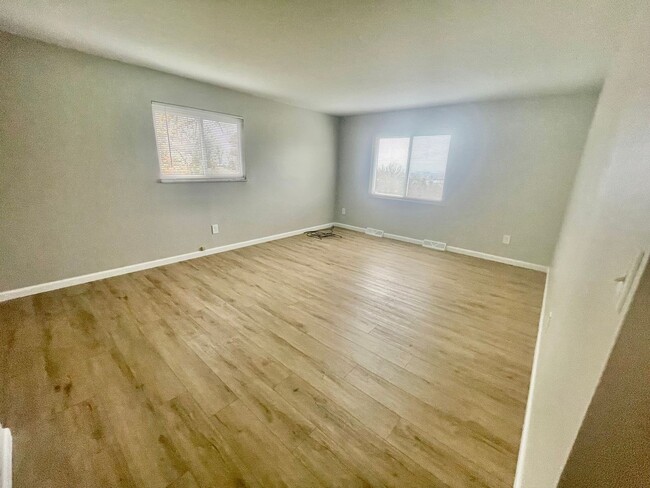 Building Photo - 3282 Ridge Rd Ext