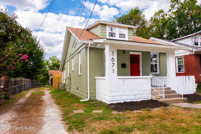 Building Photo - 1671 Trigg St