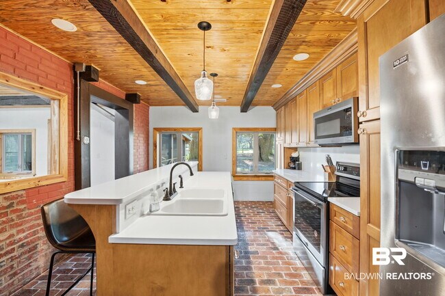 Building Photo - 27522 Burkhardt Dr
