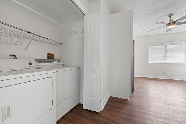 Building Photo - 9431 S 79th Ave