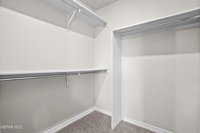 Building Photo - 7437 Schweitz Ct