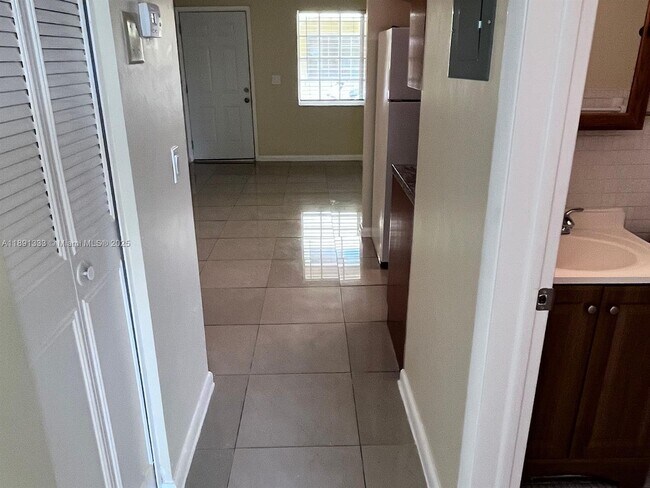 Building Photo - 432 SE 20th St