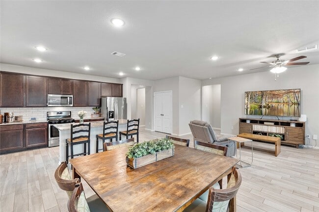 Building Photo - 24714 Crimson Pine Dr