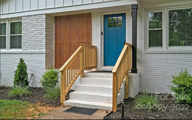 Building Photo - 3709 Sargeant Dr