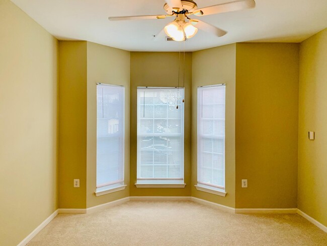 Building Photo - 4138 Fountainside Ln
