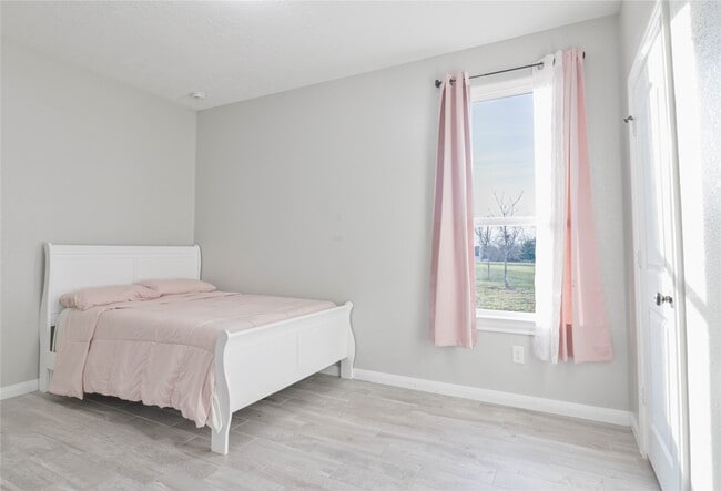 Building Photo - 38938 Mt Zion Rd