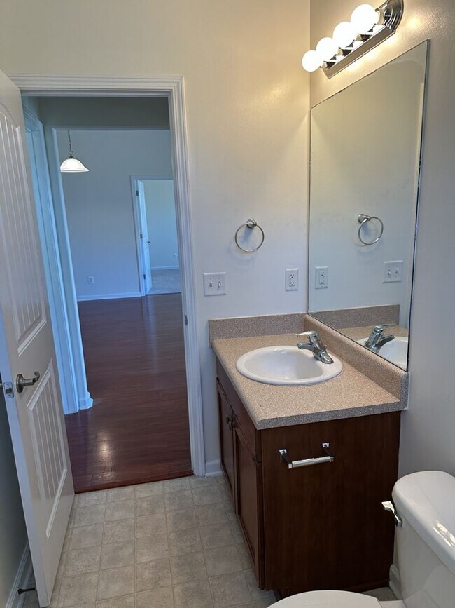 Building Photo - 20 Wesleyan Dr