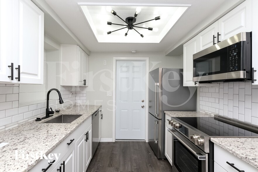 Building Photo - 7424 Neva Ln