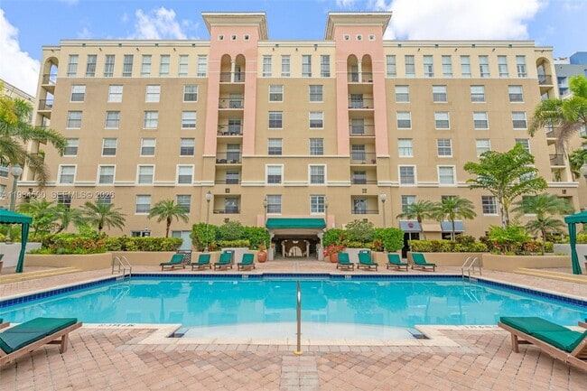 Building Photo - 520 SE 5 Ave