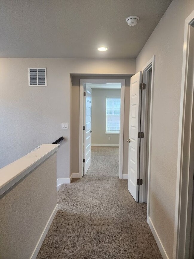 Building Photo - Long Realty & Property Management - Nearly New Home in Aurora **Half Off Rent June 2026**