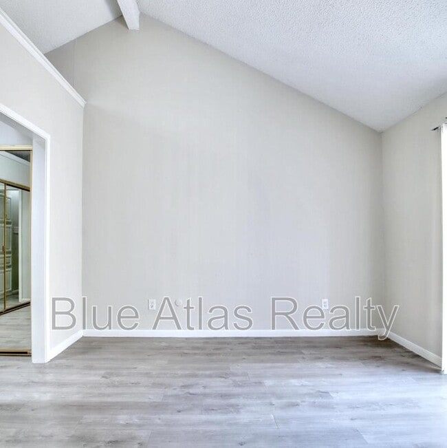 Building Photo - 712 Via Miramonte