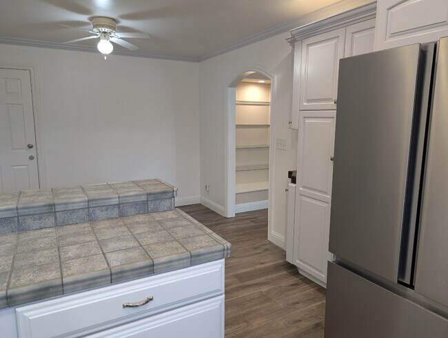 Building Photo - Lovely 2 bedroom and 2 bath remodeled home in South San Jose with a swimming Pool