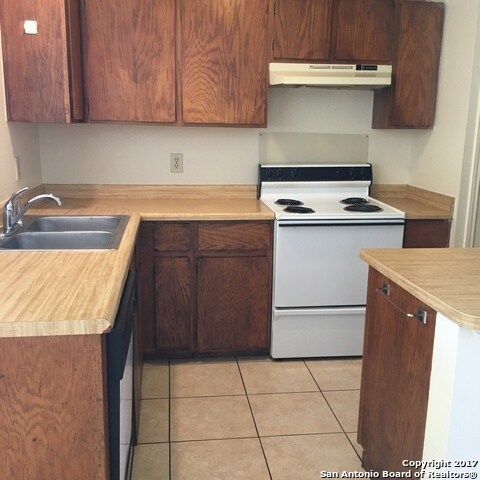 Building Photo - 5011 Sommerdale