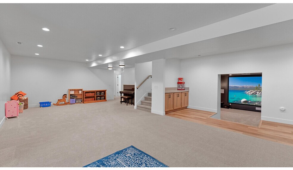 Huge Basement Space! - 897 N Main St