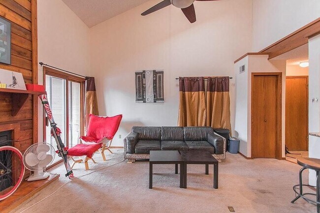 Building Photo - 2960 Shadow Creek Dr