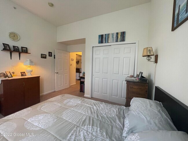 Building Photo - 15 Kempton Pl