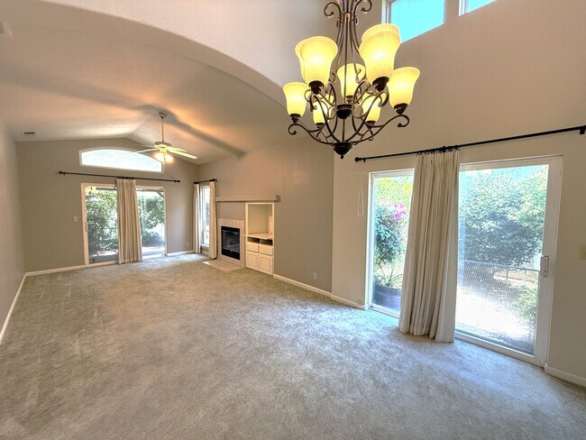 Building Photo - 342 Mission Serra Terrace