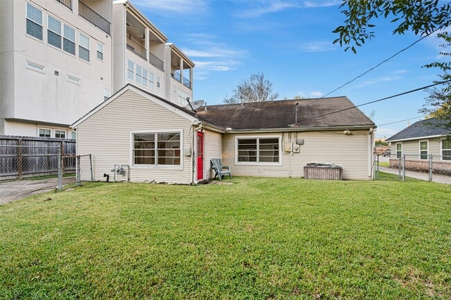 Building Photo - 2501 Dorrington St