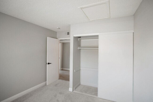 Building Photo - 3 Bedroom Remodeled Desert Shore Condo In Gated Community