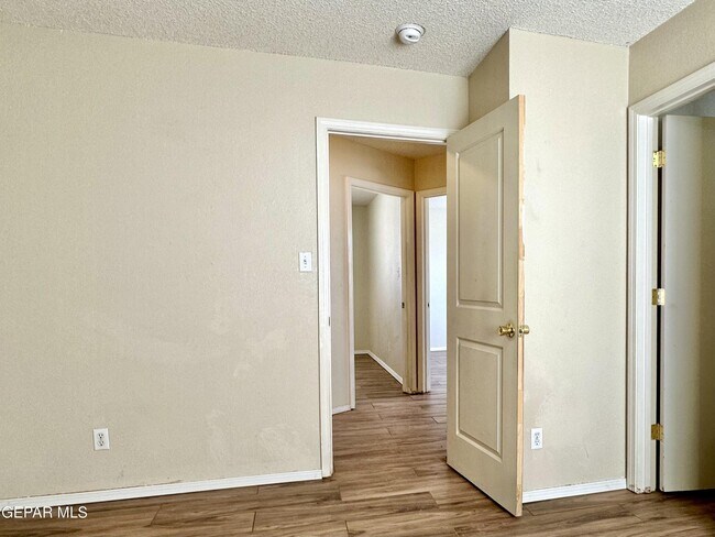 Building Photo - 12408 Tierra Maria Ct