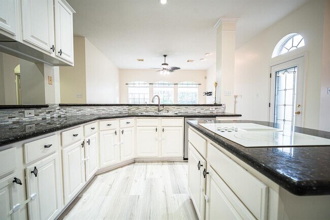 Building Photo - 4503 Oak Valley Dr