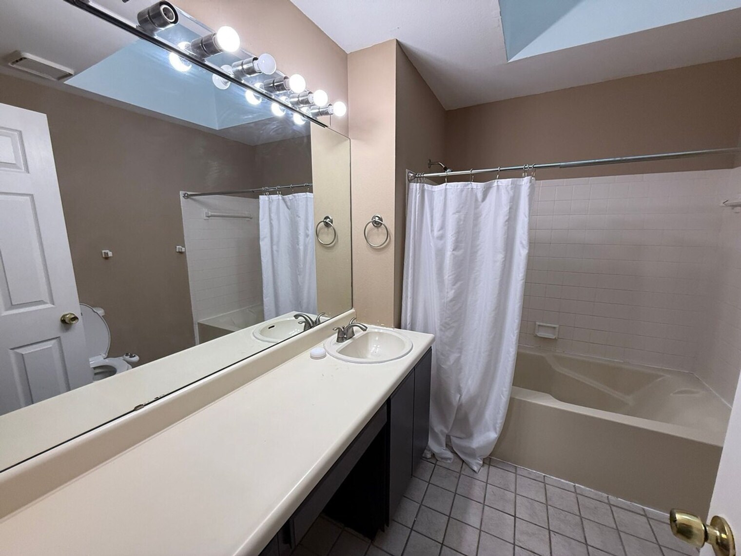 Building Photo - 11550 Villa Dorado Dr