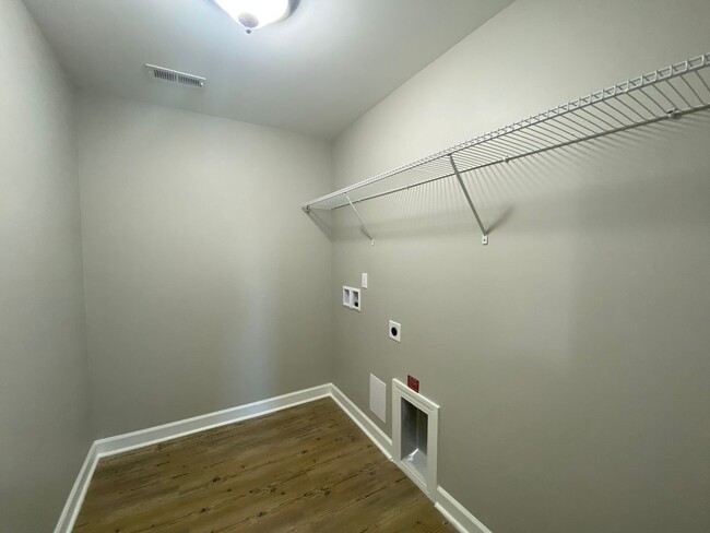 Building Photo - 189 Summerlyn Dr