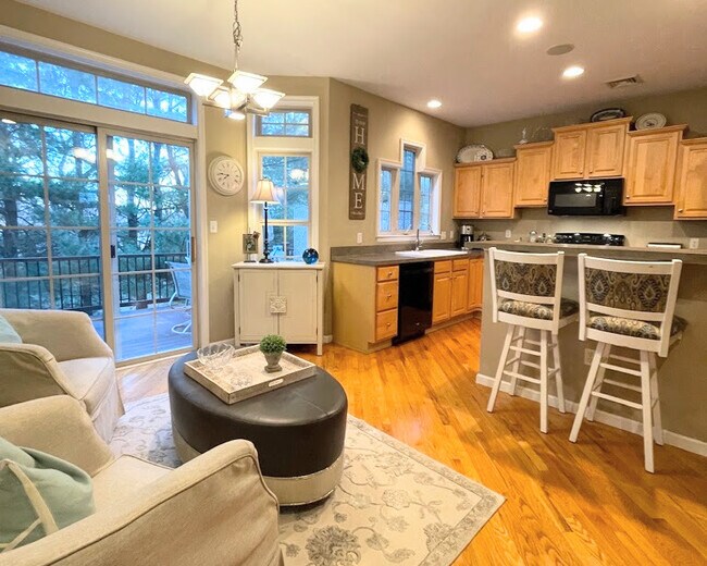 Building Photo - 4085 Waterford Dr