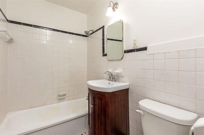 Building Photo - High Point Terrace 3BR 1 bath