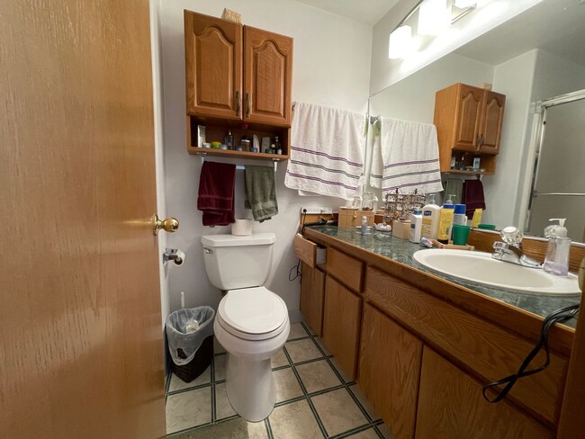Building Photo - 3-Bedroom Home in Beaverton!