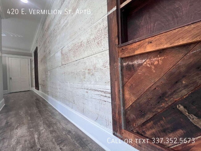 Building Photo - 420 E Vermilion St