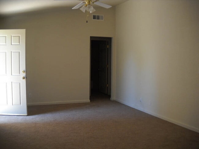 Building Photo - Remodeled and updated home offering nice amenities.