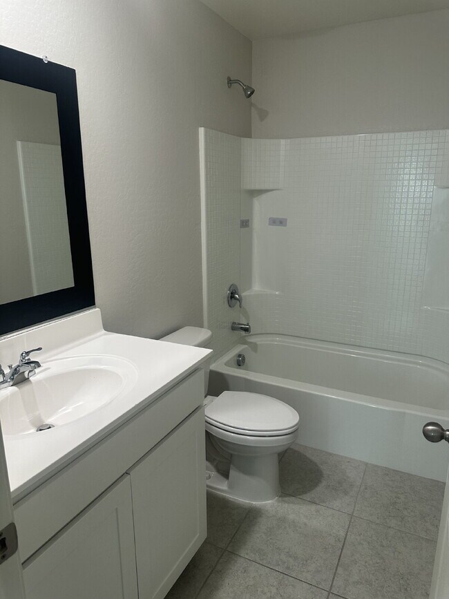 Building Photo - Beautiful, Spacious, and Newer Home, Solar Included!