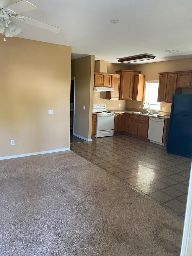 Building Photo - 1517 McPhearson Dr