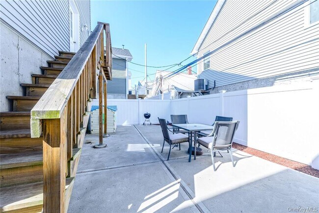 Building Photo - 98 Nebraska St