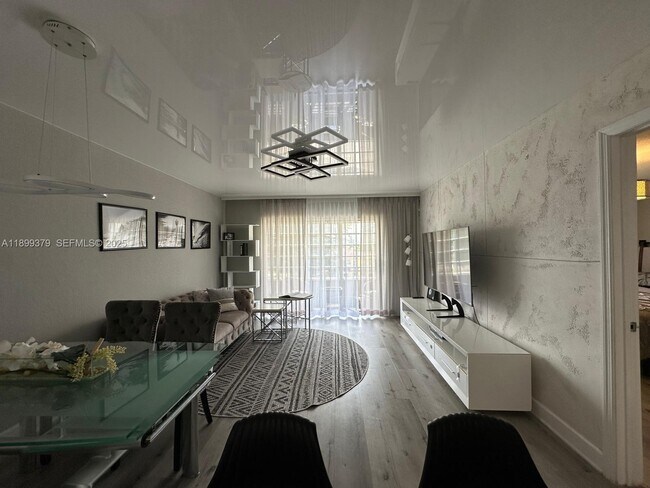 Building Photo - 20201 NE 29th Ct