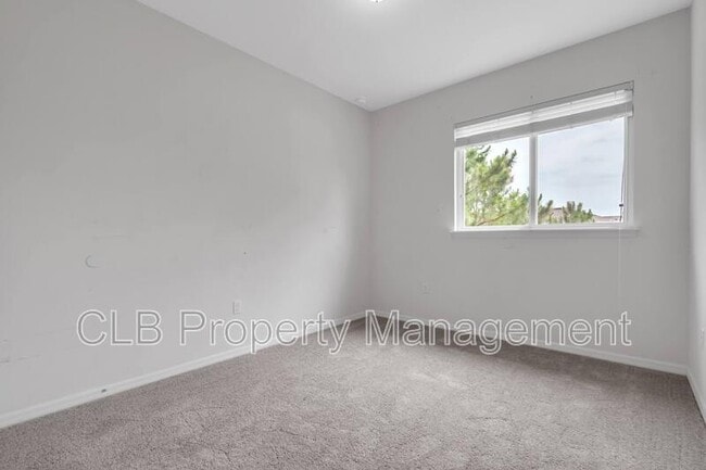 Building Photo - 225 Tarracina Way