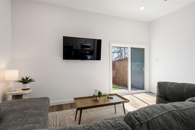 Building Photo - 1313 Hunt St