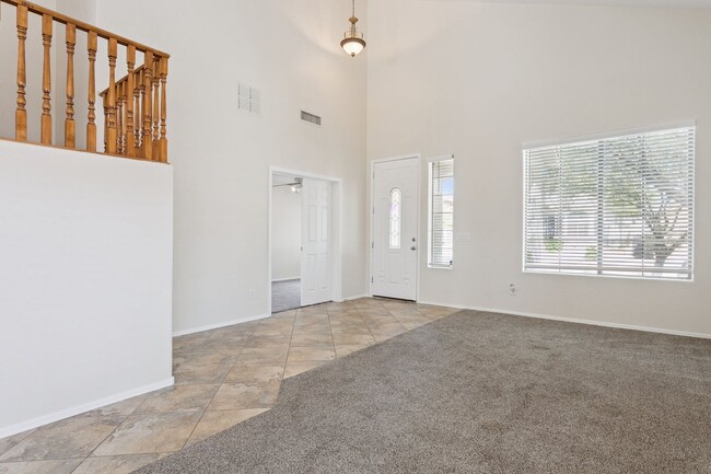 Building Photo - 5 bedroom