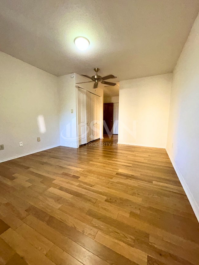 Building Photo - 200 Parma Dr