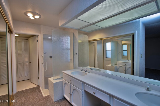 Building Photo - 5711 Mira Grande Dr